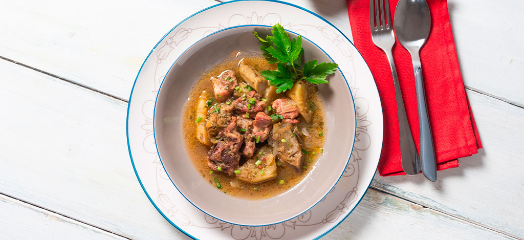 Spezzatino di vitello con carciofi e patate